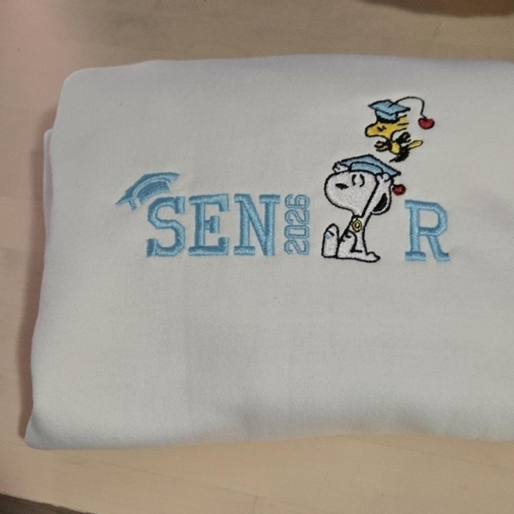 Gildan White Senior 2026 Sweater